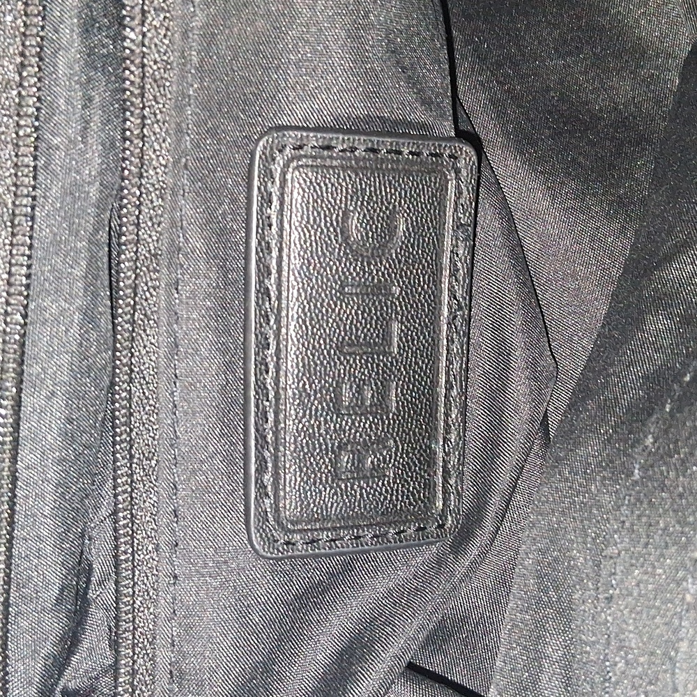 Relic Elegant Black Leather Tote Bag - Picture 4 of 4